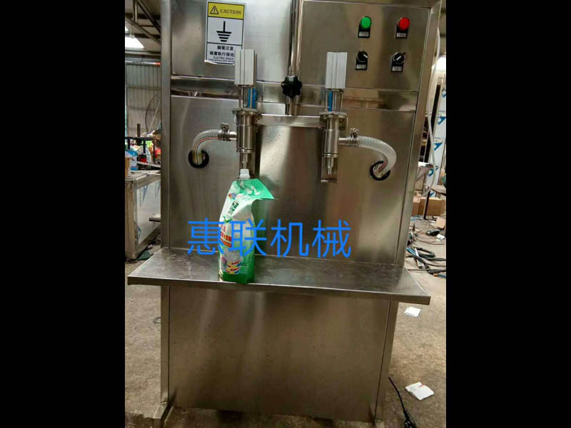 洗潔精灌裝機(jī)