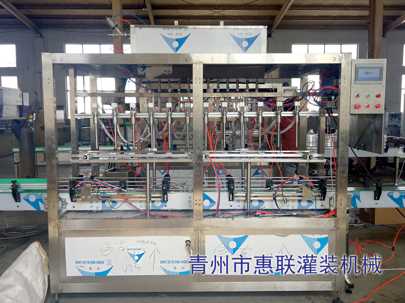 十二頭液體農(nóng)藥肥料灌裝機(jī)