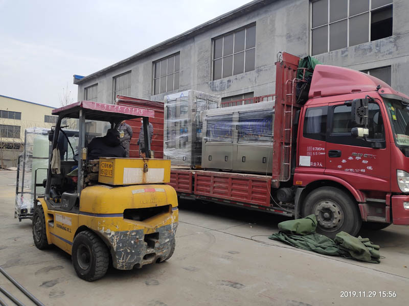 油類灌裝機(jī)生產(chǎn)線